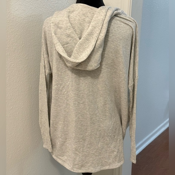 Athleta Purana Light Grey Wrap Long Sleeve Hoodie - Picture 3 of 6